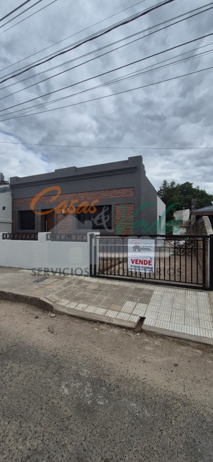 Venta, casa centrica, moderna A ESTRENAR, Laprida al 200