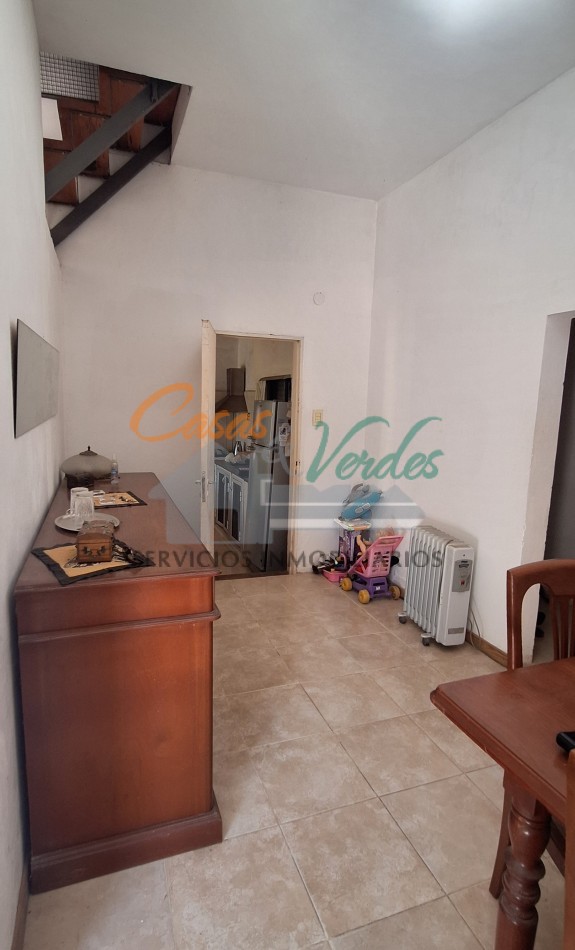 VENTA duplex , muy amplio frente-terreno, muy buen estado general