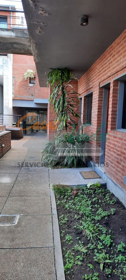 VENTA muy buen depto 2 dorm. en planta baja con patio