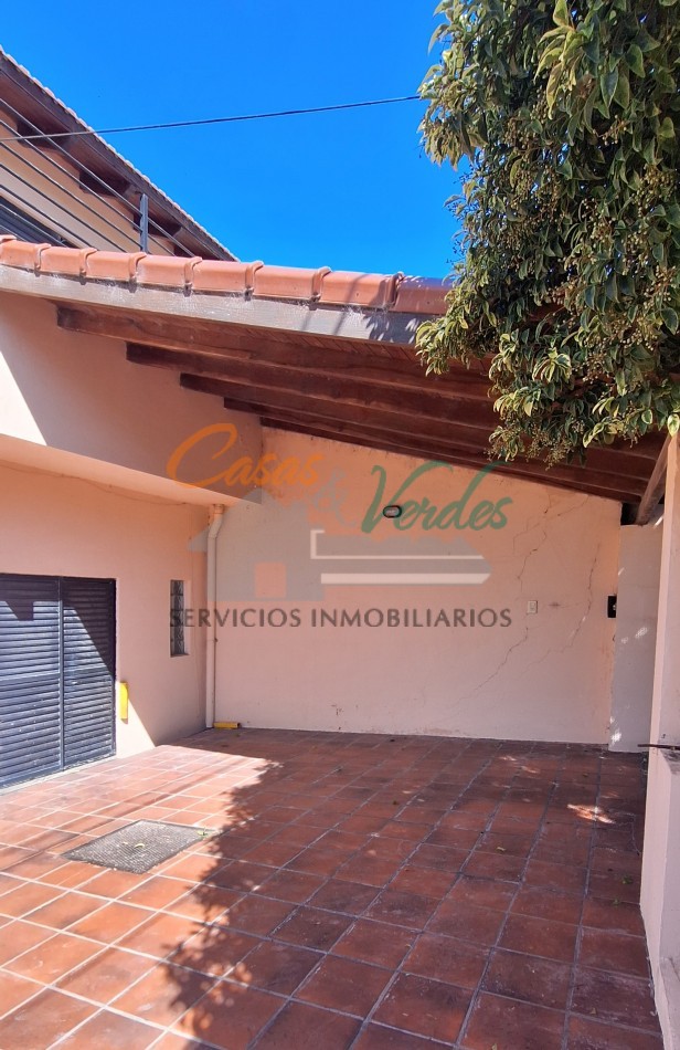 VENTA duplex , muy amplio frente-terreno, muy buen estado general