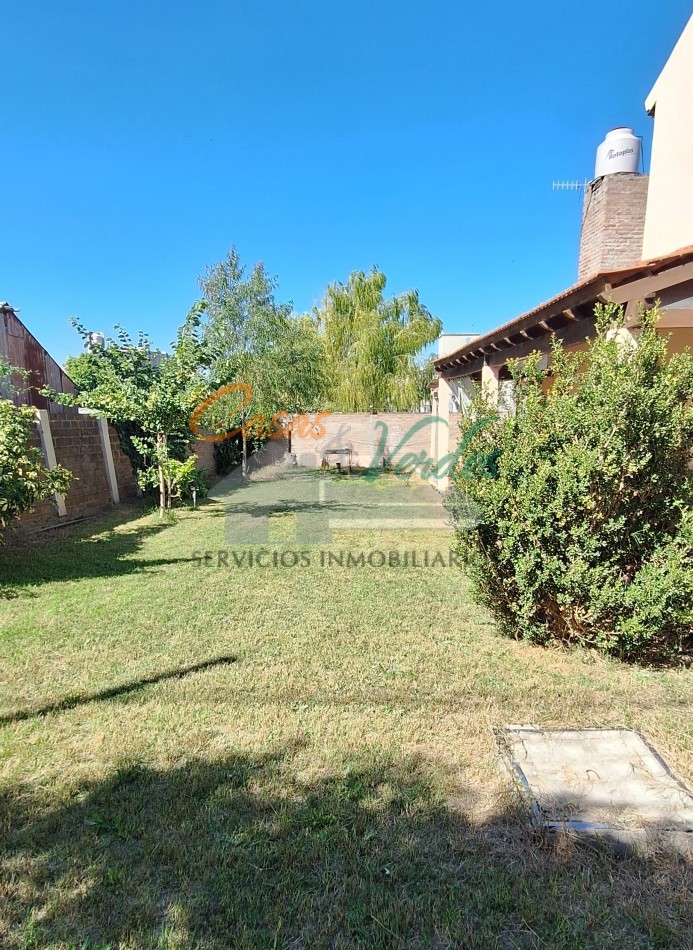 VENTA duplex , muy amplio frente-terreno, muy buen estado general