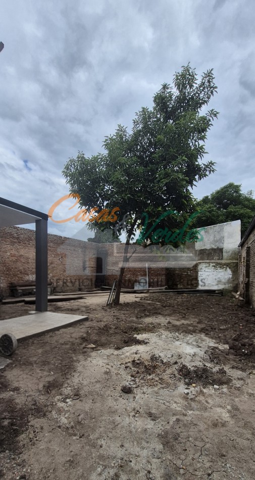 Venta, casa centrica, moderna A ESTRENAR, Laprida al 200