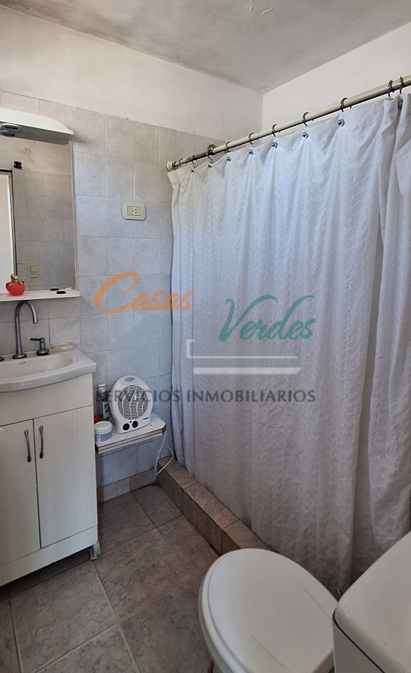 VENTA duplex , muy amplio frente-terreno, muy buen estado general