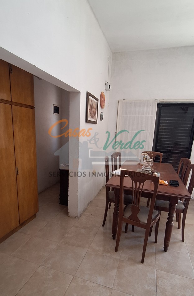 VENTA duplex , muy amplio frente-terreno, muy buen estado general