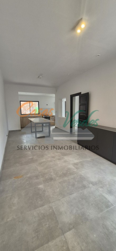 Venta, casa centrica, moderna A ESTRENAR, Laprida al 200