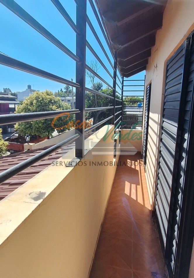 VENTA duplex , muy amplio frente-terreno, muy buen estado general