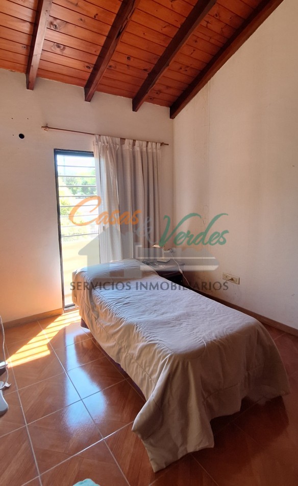 VENTA duplex , muy amplio frente-terreno, muy buen estado general
