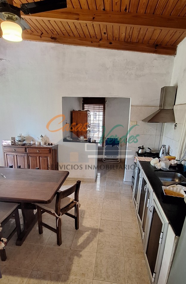 VENTA duplex , muy amplio frente-terreno, muy buen estado general