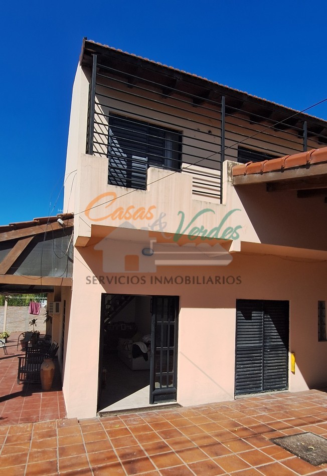 VENTA duplex , muy amplio frente-terreno, muy buen estado general