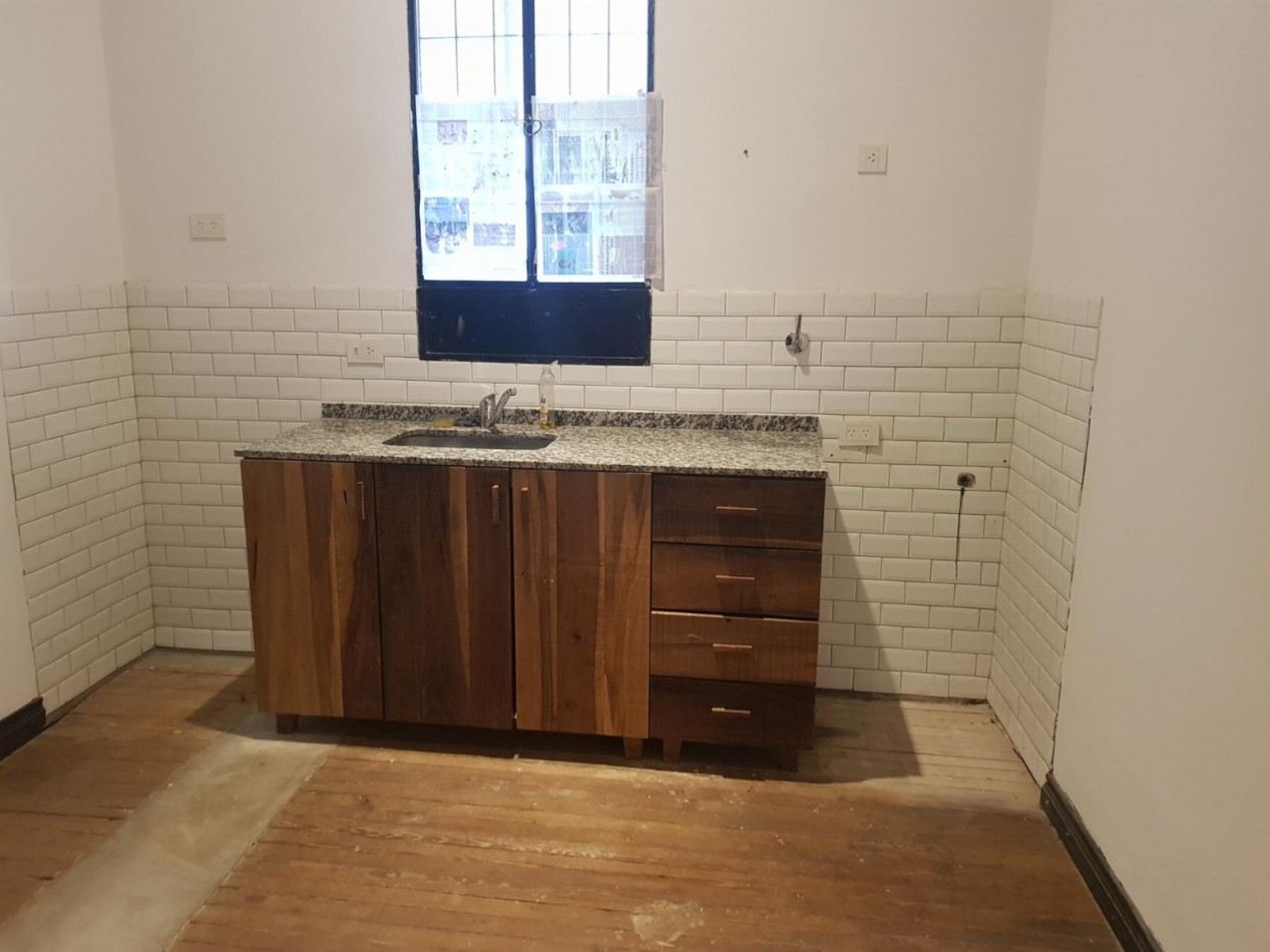 TRES deptos. OPORTUNIDAD de excelente RENTA, pleno CENTRO