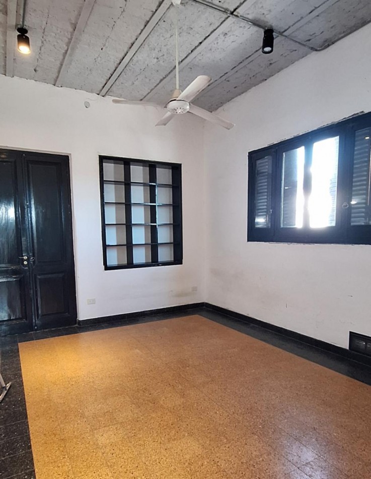 TRES deptos. OPORTUNIDAD de excelente RENTA, pleno CENTRO