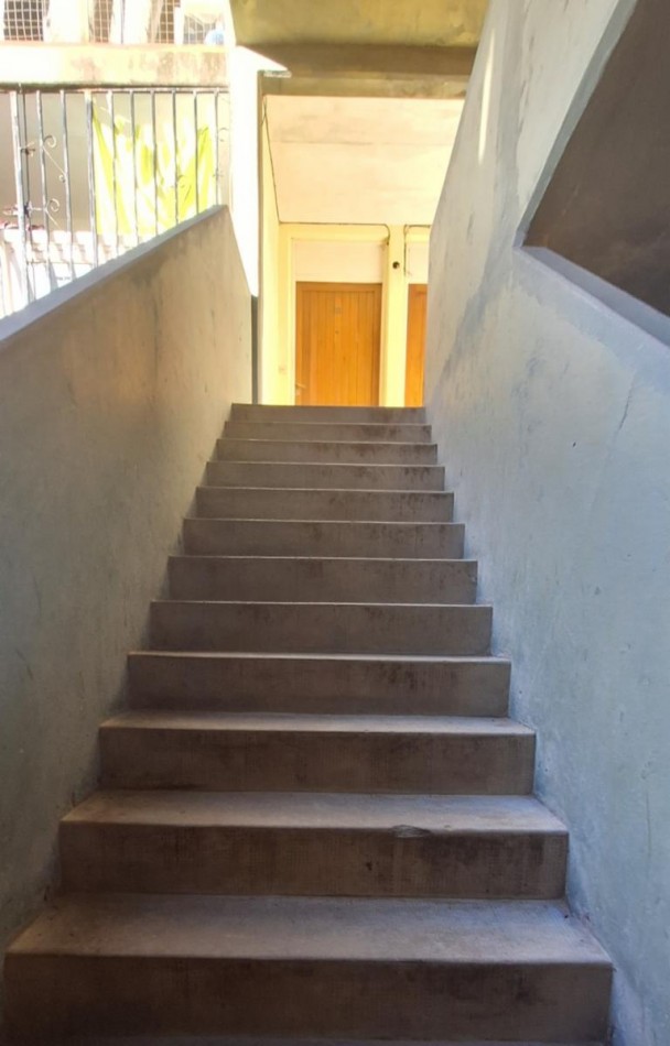 VENTA, depto 2 dorm. muy buen estado, 2do, piso por escalera, CAMOIRANO Y DORREGO