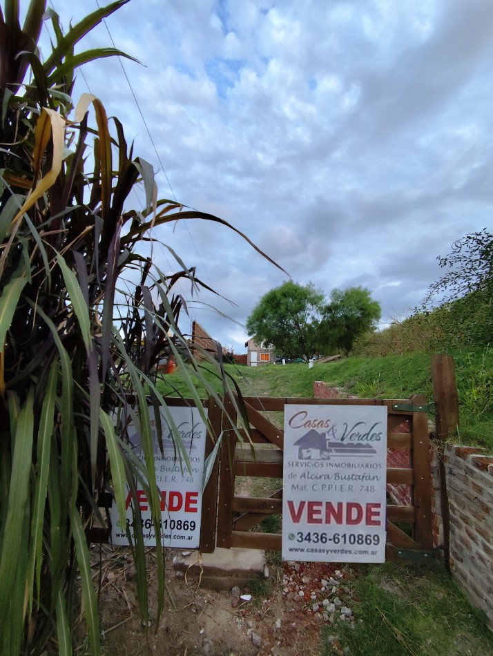 Casa pequeña, con pileta y quincho, IDEAL inversores, calle Guemes y Paso de la Patria