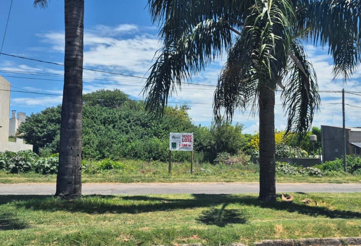 lote de 1086m2 sobre Bvar Moreno entre Gdor Sola e Irigoyen