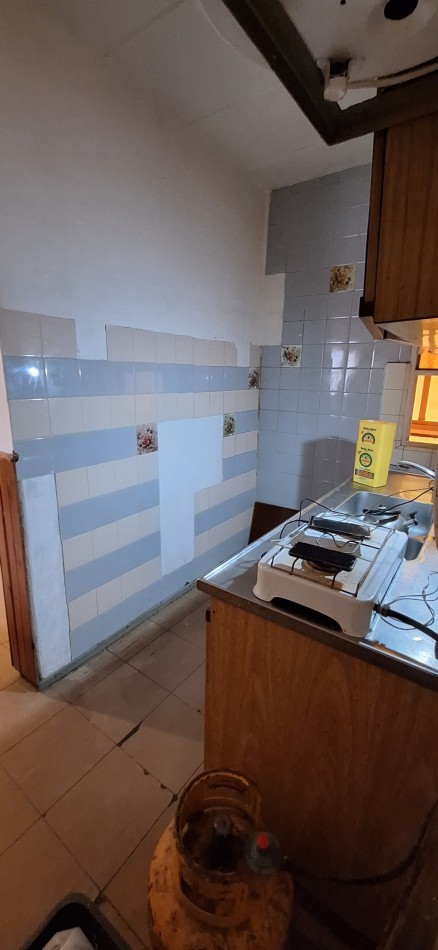 Depto 2 dorm, baño, cocina, living, lavadero, en 1er piso, Camoirano y Basualdo