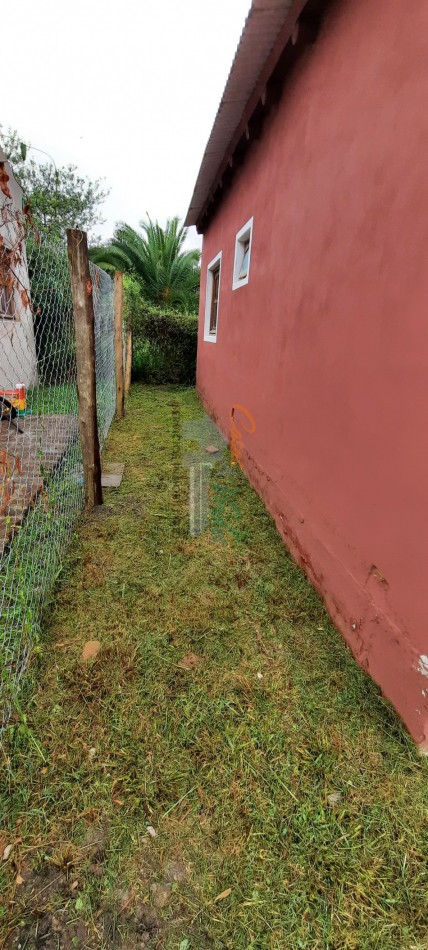 ALQUILER Casa 1 Dormitorio, entrada para auto