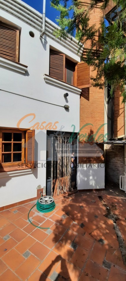 VENTA, hermosa casa con 3 dorm, 2 baños, pileta, parque, excelente ubicacion, Perfecto estado