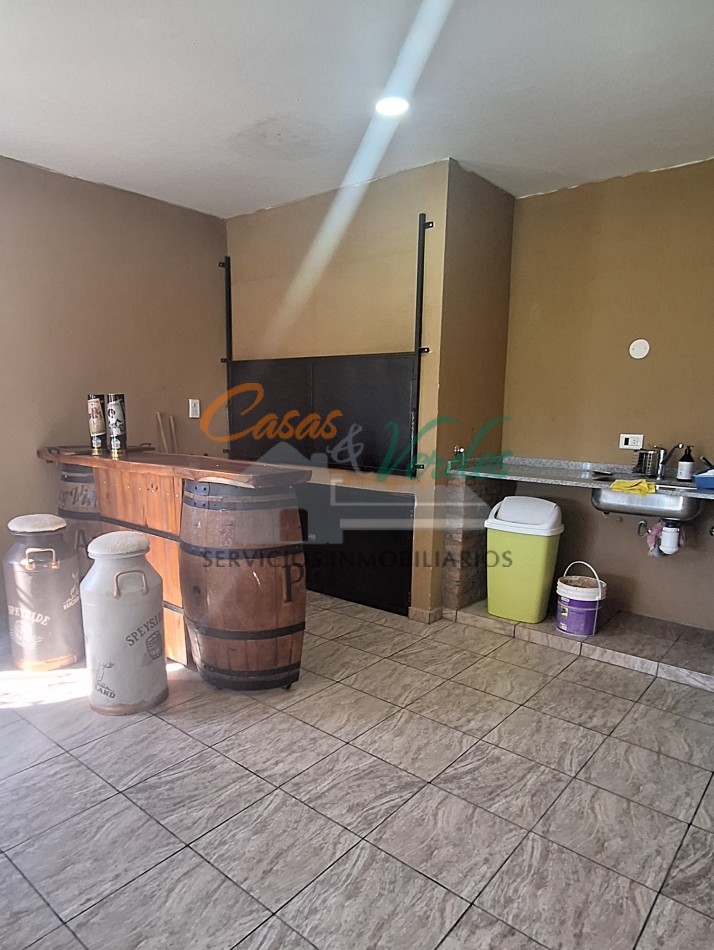 Chacra en Quinto Cuartel con Pileta, nueva, excelente estado general