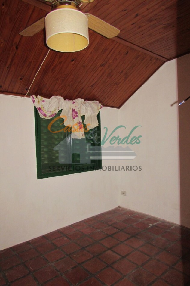 EXCELENTE OPORTUNIDAD, ideal RENTA, tres inmuebles , dos departamentos y una casa, pleno centro , todos los servicios.