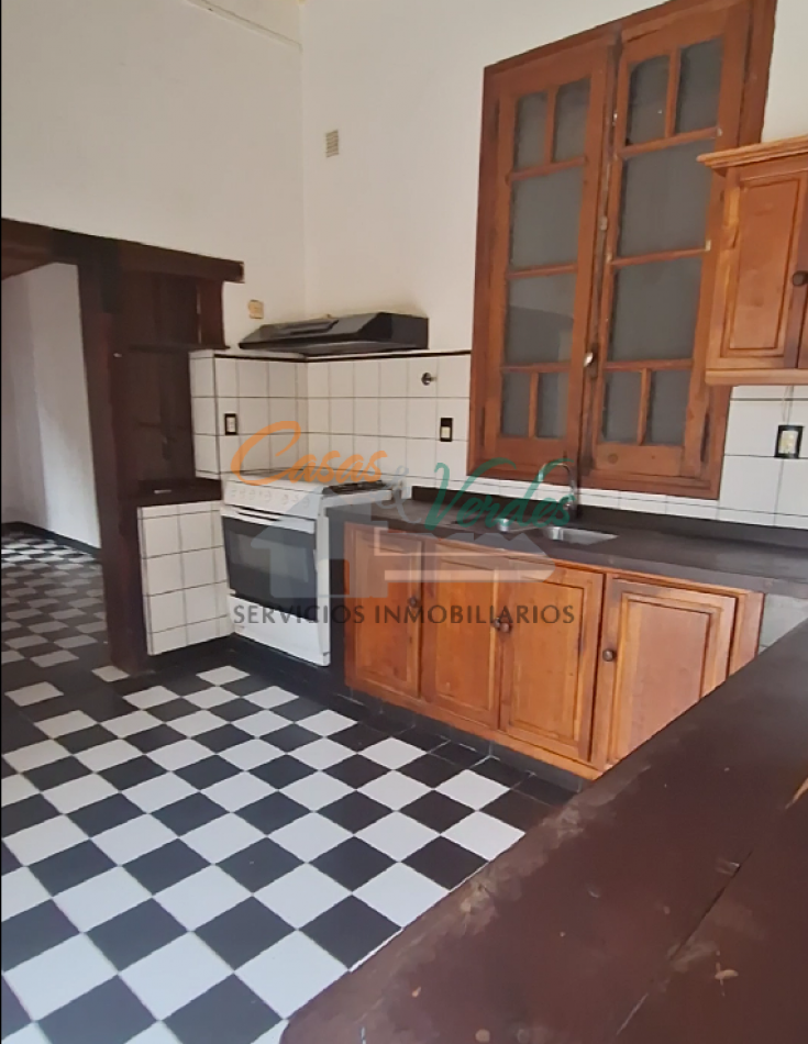 ALQUILER , hermosa casa Antigua totalmente reciclada, grande y con todos los servicios