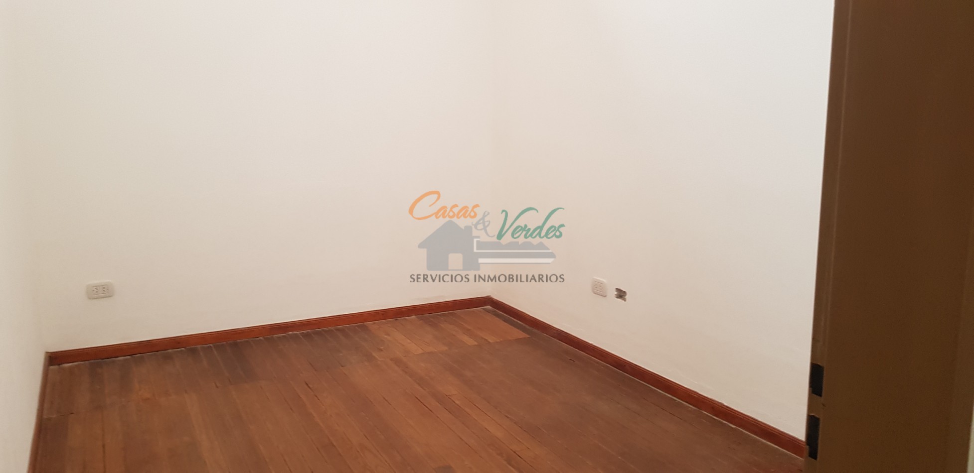 ALQUILER, casa 2 dorm. Gas natural, patio