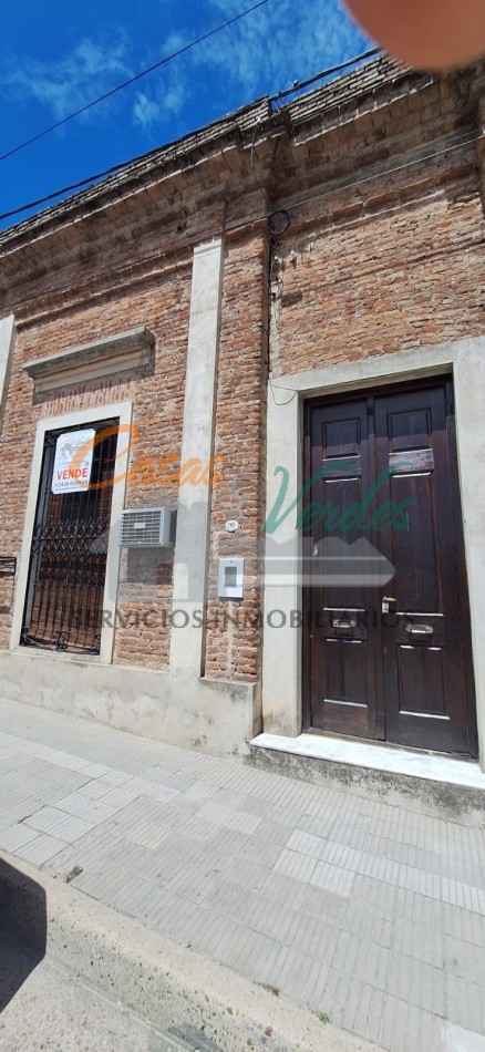 Casa Antigua en ubicacion Centrica, zona comercial, muy buen estado