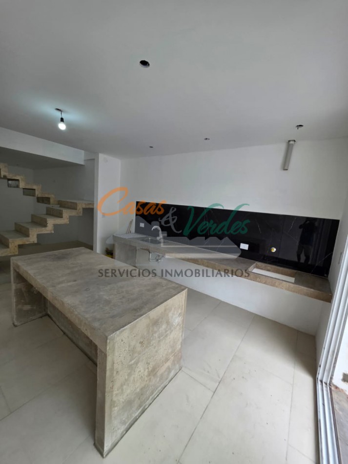 Venta Casa Moderna y Centrica a ESTRENAR