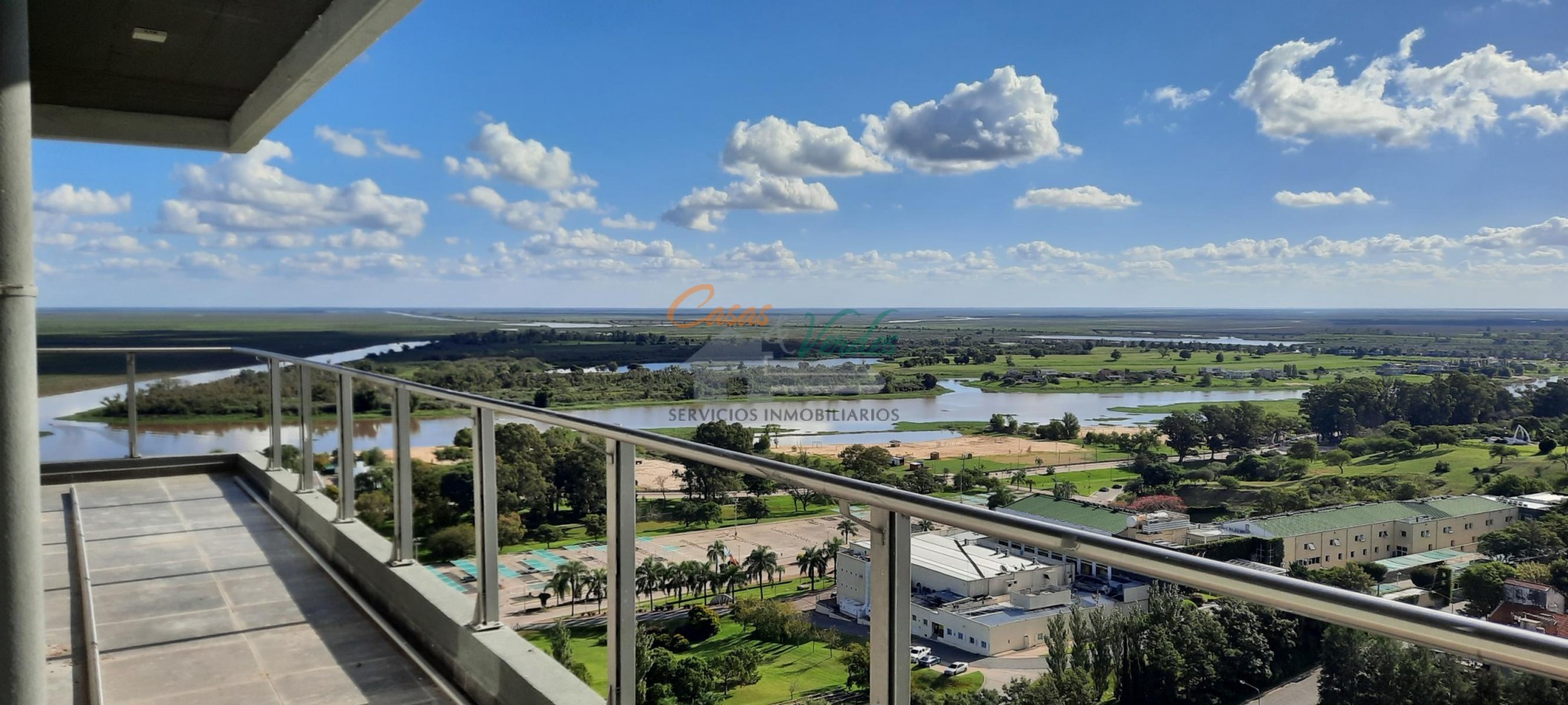 Entrega inmediata. EDIFICIO TANGO VICTORIA, excelente depto. mas de 100m2 cubiertos, 40m2 balcon, piso alto, impresionantes vistas del rio y la ciudad, 2 dormitorios, 3 baños, amenities, cochera
