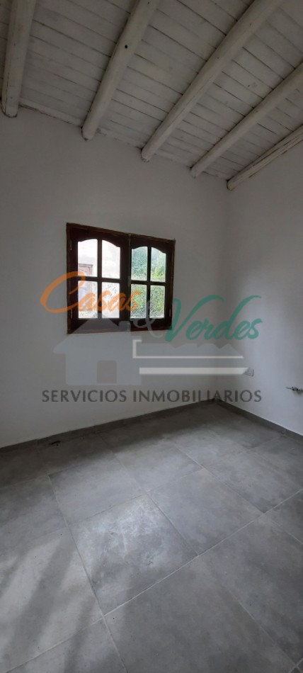 ALQUILER Casa 1 Dormitorio, entrada para auto