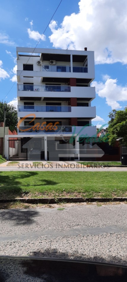 Venta Depto 1 dormitorio, contrafrente, con peq balcon , excelente ubicacion, todos los servicios