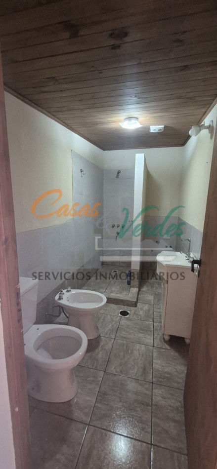 ALQUILER, casa UN dorm, gas natural, patio