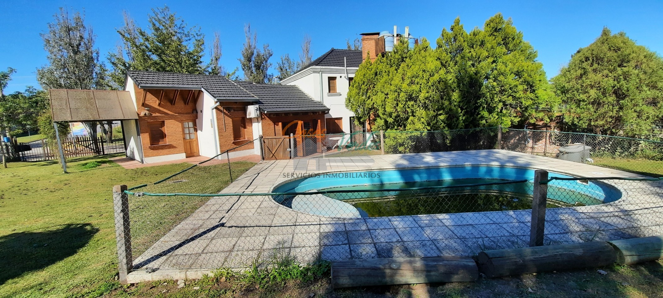 VENTA, hermosa casa con 3 dorm, 2 baños, pileta, parque, excelente ubicacion, Perfecto estado