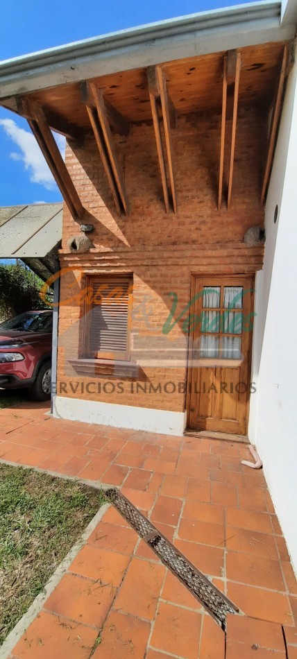 VENTA, hermosa casa con 3 dorm, 2 baños, pileta, parque, excelente ubicacion, Perfecto estado