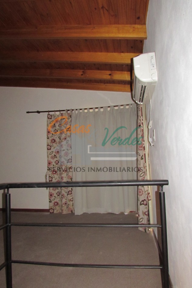 EXCELENTE OPORTUNIDAD, ideal RENTA, tres inmuebles , dos departamentos y una casa, pleno centro , todos los servicios.