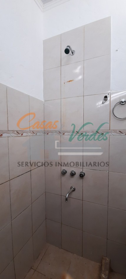 Alquiler , CASA de dos/tres dormitorios, patio, buena ubicacion