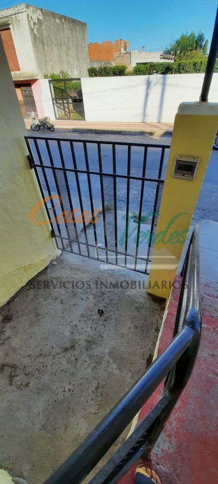 Alquiler , CASA de dos/tres dormitorios, patio, buena ubicacion