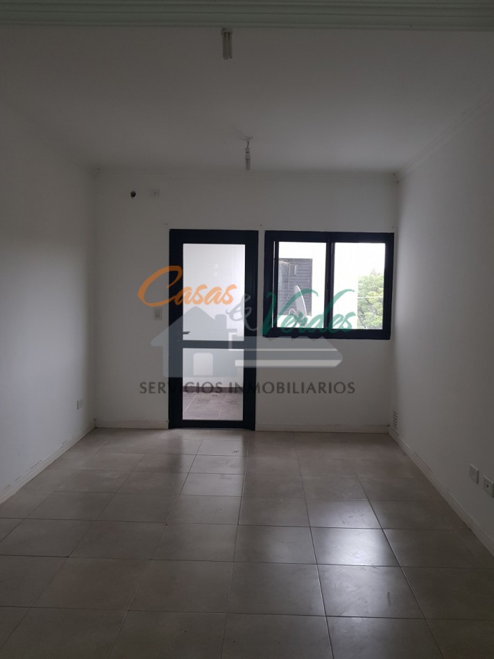 Venta Depto 1 dormitorio, contrafrente, con peq balcon , excelente ubicacion, todos los servicios