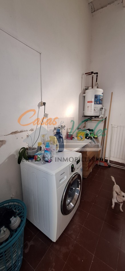 Casa Antigua en ubicacion Centrica, zona comercial, muy buen estado