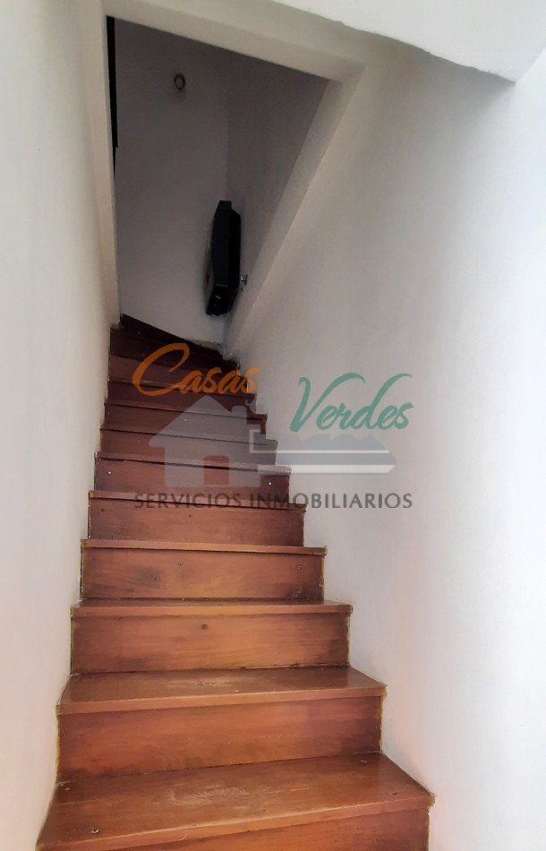 VENTA, casa Centrica, 2 dorm en pb , dependencias vs, cochera, en planta alta 2 dormitorios, terraza, baño lavadero
