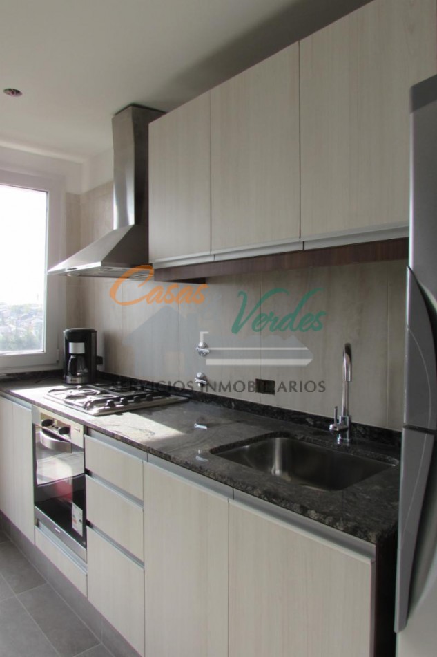 Entrega inmediata. EDIFICIO TANGO VICTORIA, excelente depto. mas de 100m2 cubiertos, 40m2 balcon, piso alto, impresionantes vistas del rio y la ciudad, 2 dormitorios, 3 baños, amenities, cochera