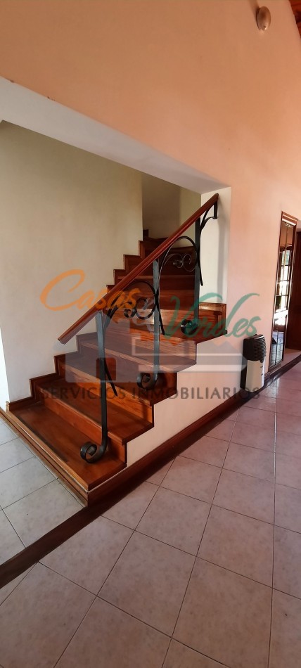 VENTA, hermosa casa con 3 dorm, 2 baños, pileta, parque, excelente ubicacion, Perfecto estado