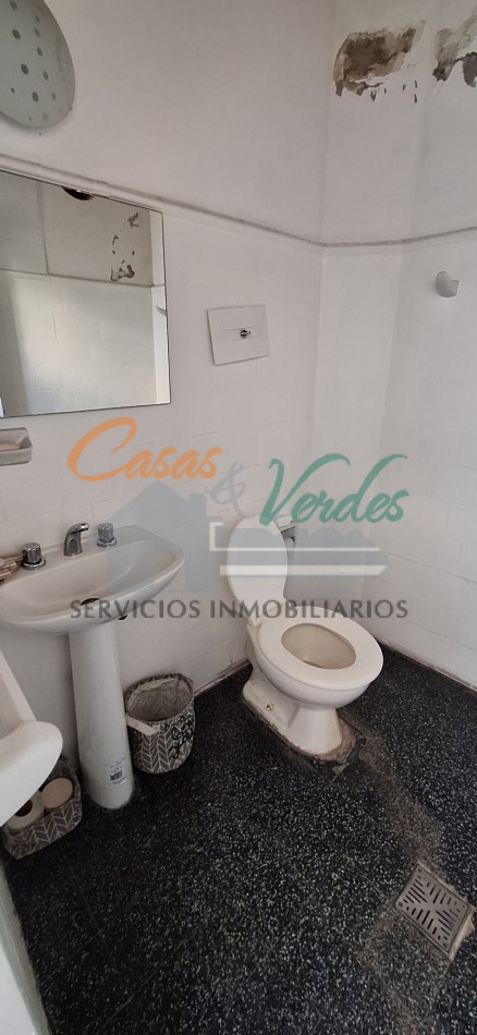 Casa Antigua en ubicacion Centrica, zona comercial, muy buen estado
