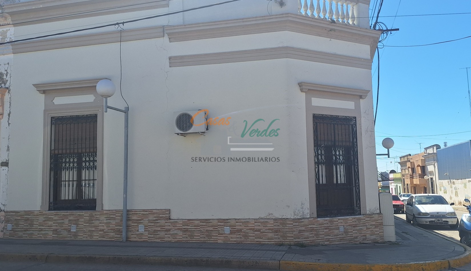 OPORTUNIDAD casa Antigua, pleno centro ESQUINA