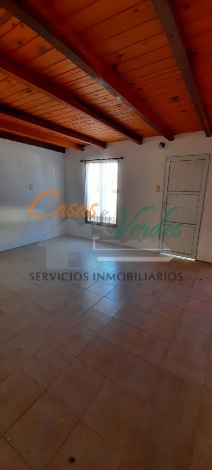 Alquiler , CASA de dos/tres dormitorios, patio, buena ubicacion