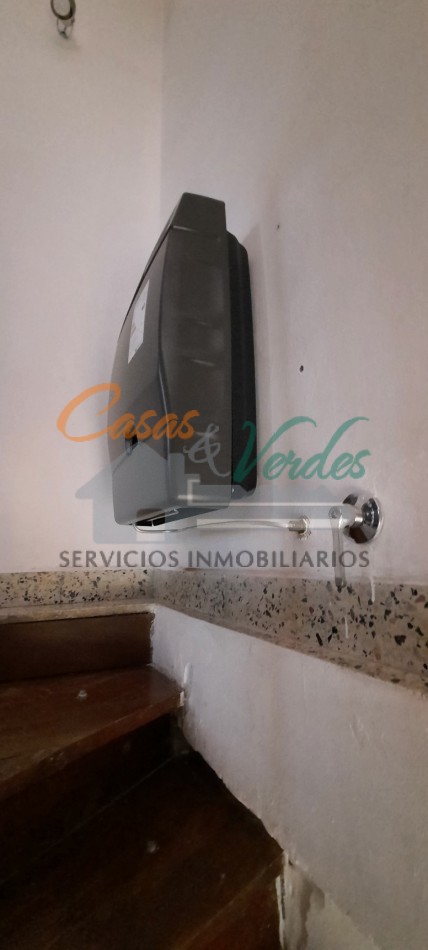 VENTA, casa Centrica, 2 dorm en pb , dependencias vs, cochera, en planta alta 2 dormitorios, terraza, baño lavadero