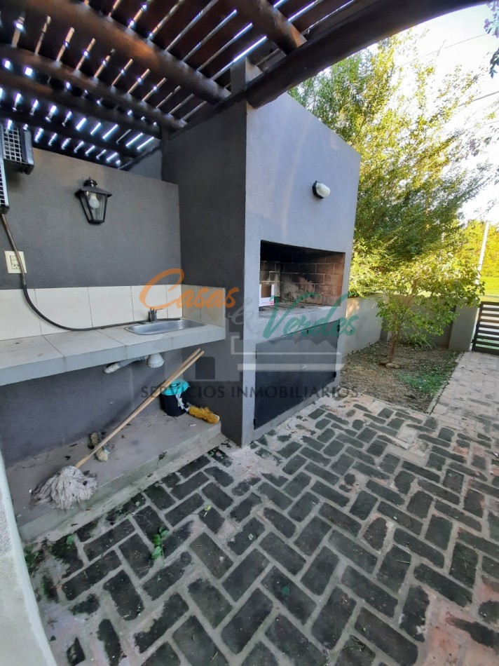 ALQUILER, cabaña zona costanera, 1 dorm, gas natrual, patio.