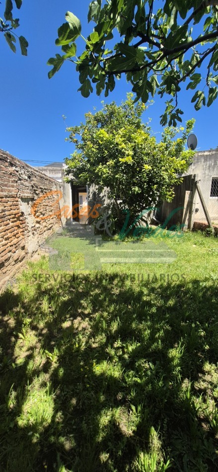 ALQUILER, casa UN dorm, gas natural, patio