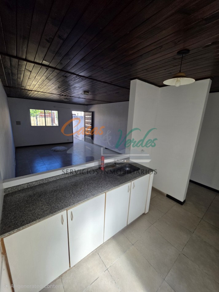 Alquiler casa 2 dorm, cochera, patio, gas natural