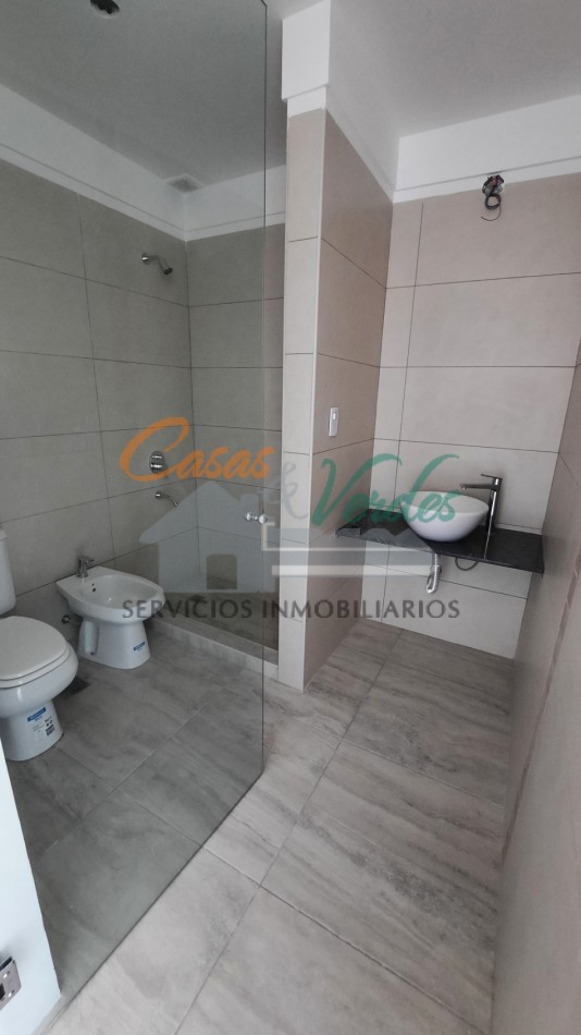Entrega inmediata. EDIFICIO TANGO VICTORIA tipo A, mas de 100m2 cubiertos, 40m2 balcon, piso alto, impresionantes vistas del rio y la ciudad