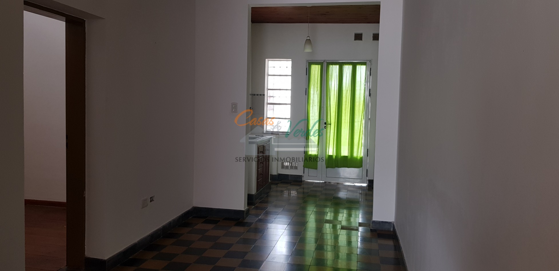 ALQUILER, casa 2 dorm. Gas natural, patio